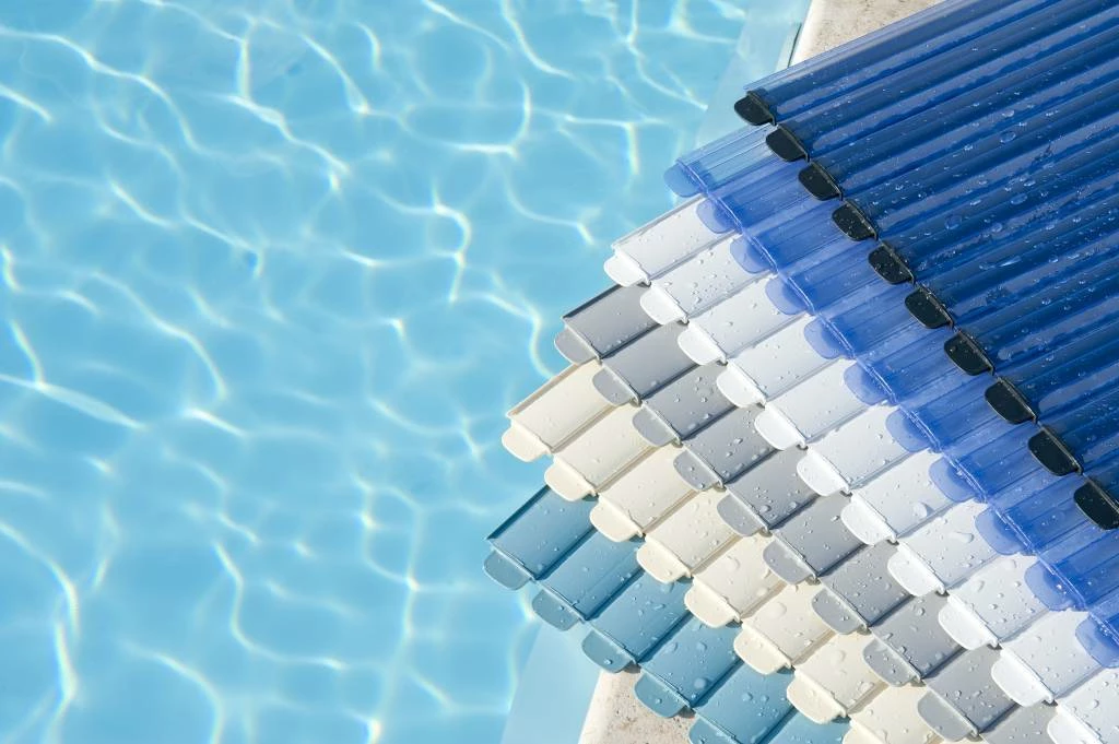 Starline Roldeck PVC Lamellen Transparant Blauw Per M2 5 Starline Roldeck PVC Lamellen Transparant Blauw Per M2 - Afbeelding 3